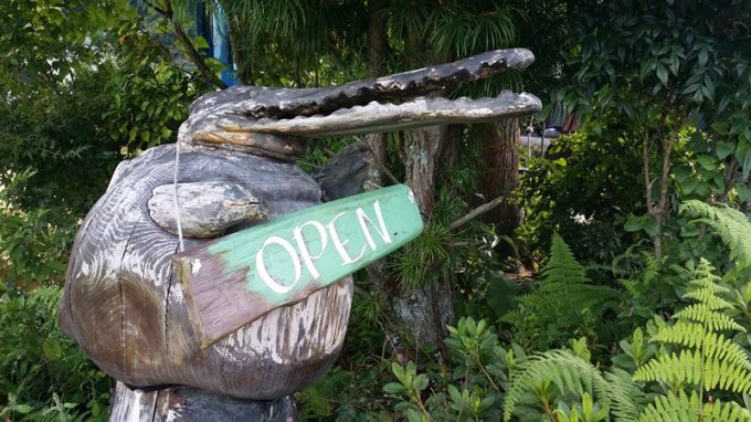 木と石と土の店「いってんもん」